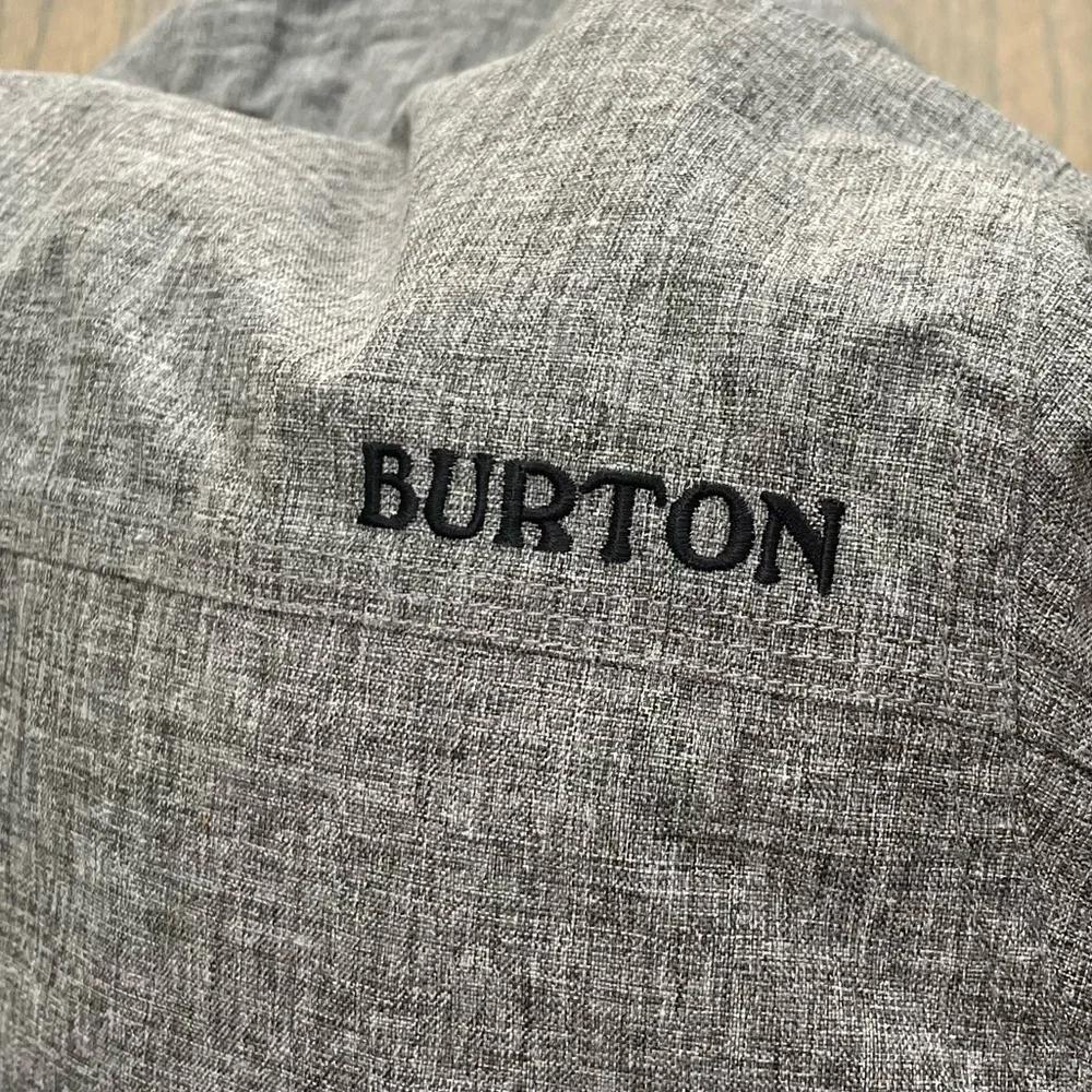 Burton Men's Ski/Snowboard Covert Insulated Thermolite Jacket in Bog Heather